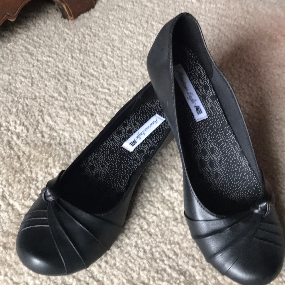 Shoes - Picture 2 of 3